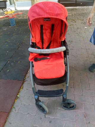Silla de paseo Peg-Pérego roja