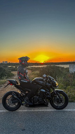 Kawasaki Z900 Negra