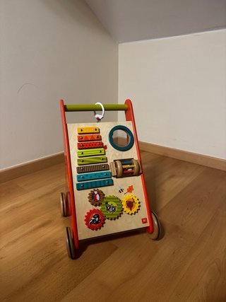 Andador madera bebé casi nuevo