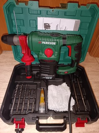 Taladro Percutor Parkside 1550W con Maletín