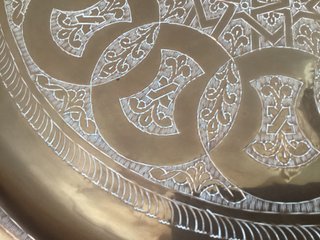 Mesa de té marroquí metálica
