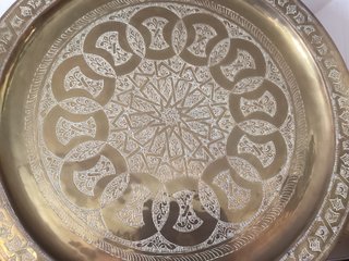 Mesa de té marroquí metálica