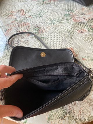 Bolso Negro con Detalles Multicolor