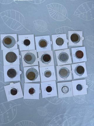 Lote 2 billetes de  y 21  monedas