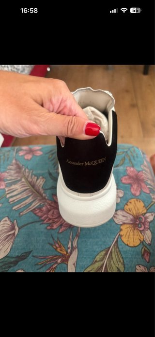 Scarpe Alexander McQueen bianche e nere