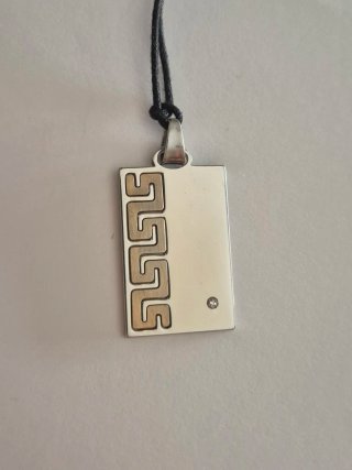 Collana ciondolo rettangolare con greca