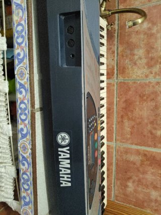 Teclado Yamaha PSR-240