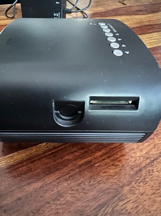Mini Proyector LED Negro y Plateado