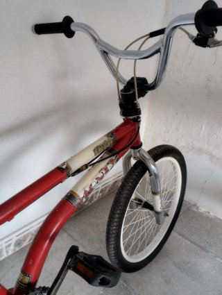 Bicicleta BMX Roja
