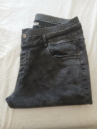 Pantalón vaquero capri gris hombre