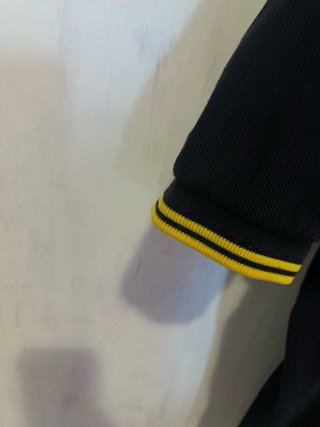 Polo Fred Perry Negro con Rayas Amarillas