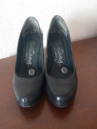 Zapatos Mustang Talla 37 Negros