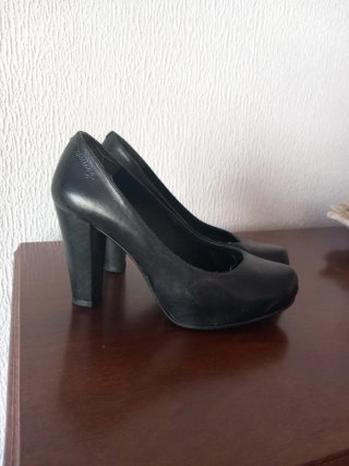 Zapatos Mustang Talla 37 Negros
