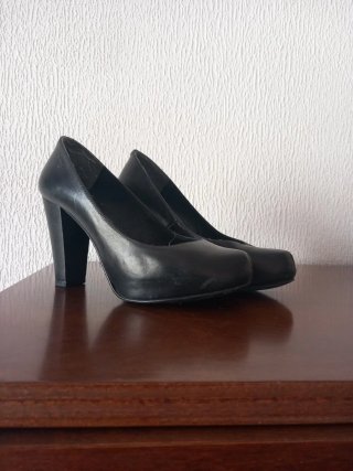 Zapatos Mustang Talla 37 Negros
