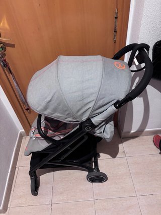 Cochecito Cybex Beezy se regala funda de lluvia
