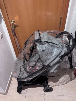 Cochecito Cybex Beezy se regala funda de lluvia