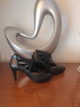 Zapatos de tacón negros con cremallera
