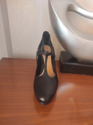 Zapatos de tacón negros con cremallera