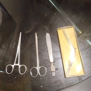 Pinzas y tijeras médicas