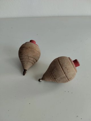 2 peonzas de madera