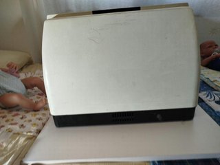 Máquina de coser Alfa negra