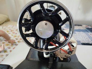 Máquina de coser Alfa negra