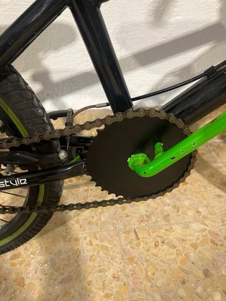 Bicicleta BMX Outcast Negra y Verde