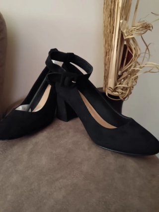 Zapatos de salón negros para mujer