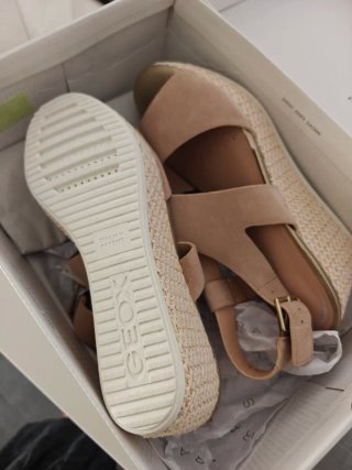 Sandalias Geox Beige Mujer Plataforma, nueva