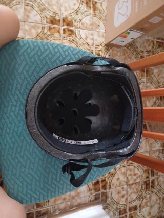 Casco patinete nuevo - como nuevo