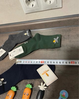 Cubiertos y calcetines infantiles
