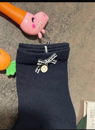Cubiertos y calcetines infantiles