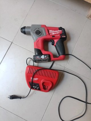 Taladro Percutor Milwaukee M12 CH