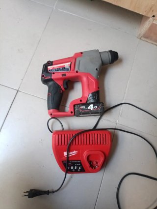 Taladro Percutor Milwaukee M12 CH