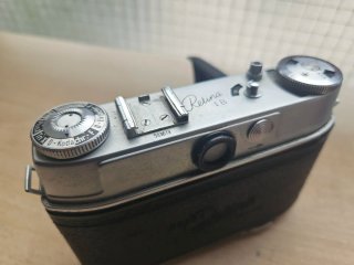 Cámara Kodak Retina Plata y Negra