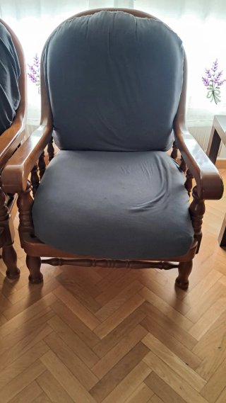 Sofá y sillones estilo castellano