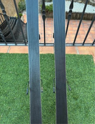 Esquís 1,70m con fijaciones
