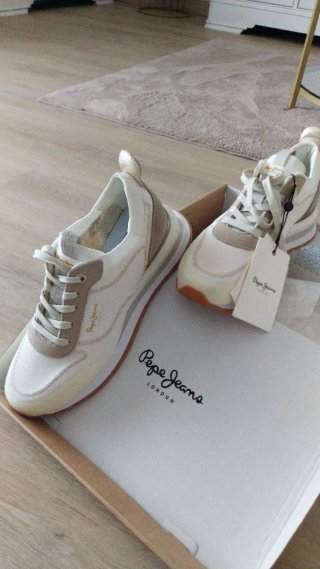 Deportivas Pepe Jeans Beige. Nuevas. Con etiqueta