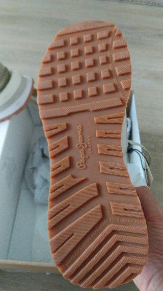 Deportivas Pepe Jeans Beige. Nuevas. Con etiqueta