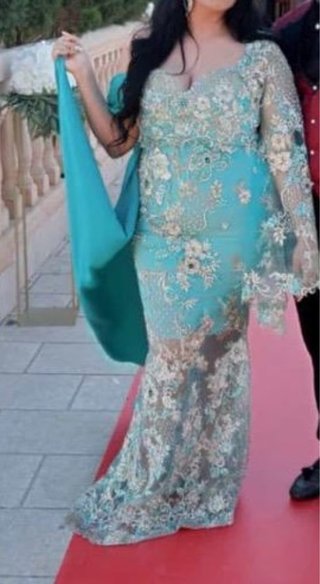 Vestido de fiesta turquesa y dorado