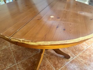 Mesa redonda madera y 6 sillas asiento enea