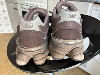 New Balance 9060 Marrón