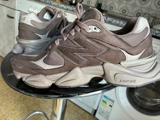 New Balance 9060 Marrón