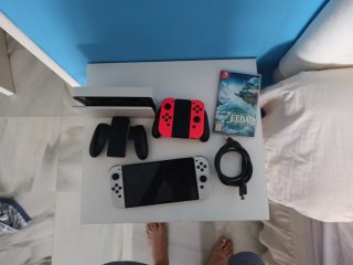 Nintendo Switch OLED + Mandos + Zelda