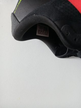 Zapatillas Adidas Negras y Rojas