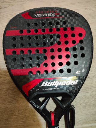Pala de pádel Bullpadel Vertex 04