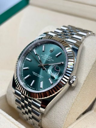 Rolex Datejust 41mm Mint green Ref:126334. 06/2026