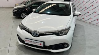 TOYOTA Auris 1.8 140 Hybrid (10.660€+iva).