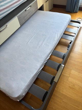 Cama compacta madera lacada