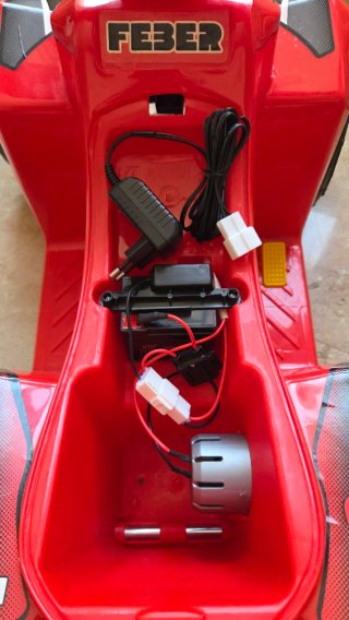 Quad eléctrico Feber Racy 6V Rojo